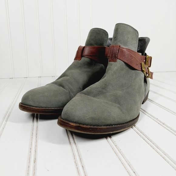 Bella Vita Women's Raine Grey Brown Buckle Straps Slip On Ankle Boots I702 - Picture 2 of 11